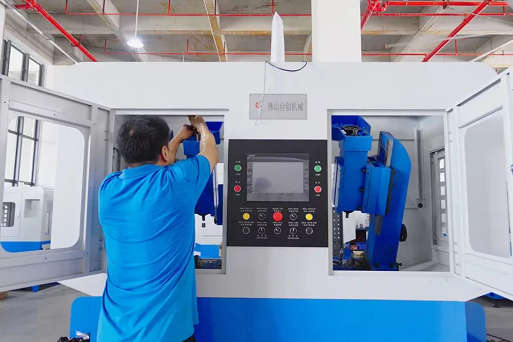 나사산 깊이에 비해 나사산의 바닥 구멍 직경이 얼마나 깊습니까?